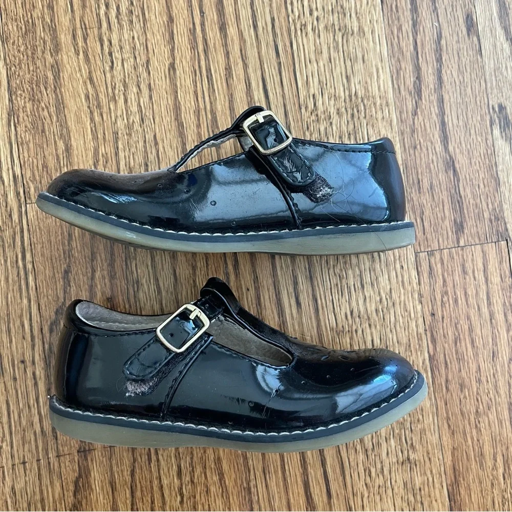 FootMates Black Patent Mary Jane Dress Shoes for Kids